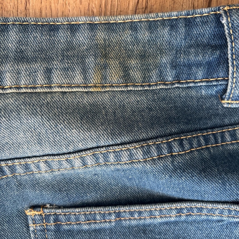 High-Waisted Button-Fly Jeans - Picture 8 of 8